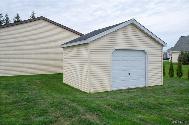7182 Winbert Drive, Wheatfield, NY 14120