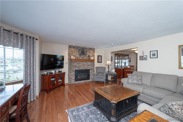 7182 Winbert Drive, Wheatfield, NY 14120