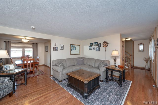 7182 Winbert Drive, Wheatfield, NY 14120