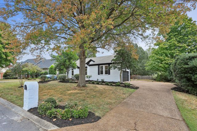 4825 Morgan Dr, Old Hickory, TN 37138