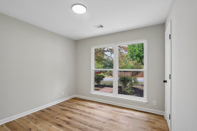 4825 Morgan Dr, Old Hickory, TN 37138