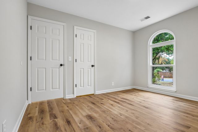 4825 Morgan Dr, Old Hickory, TN 37138