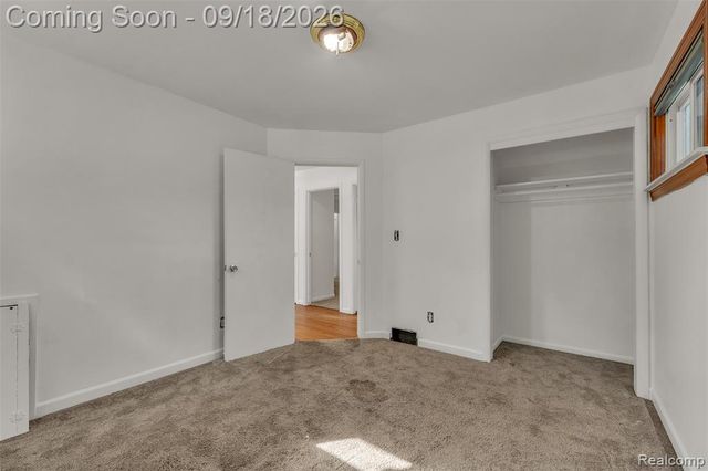 535 E Rose Avenue, Garden City, MI 48135