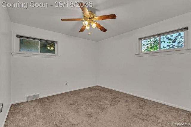 535 E Rose Avenue, Garden City, MI 48135