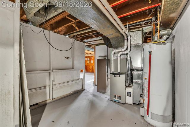 535 E Rose Avenue, Garden City, MI 48135