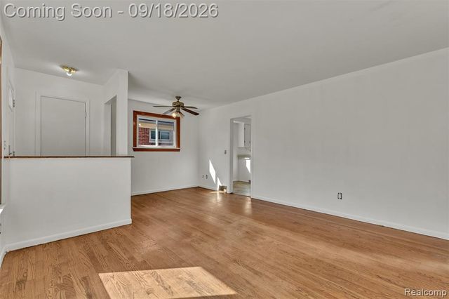 535 E Rose Avenue, Garden City, MI 48135