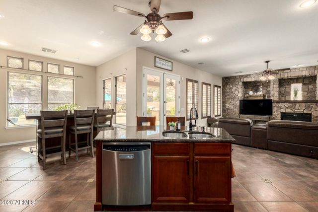 18121 W LAS CRUCES Drive, Goodyear, AZ 85338