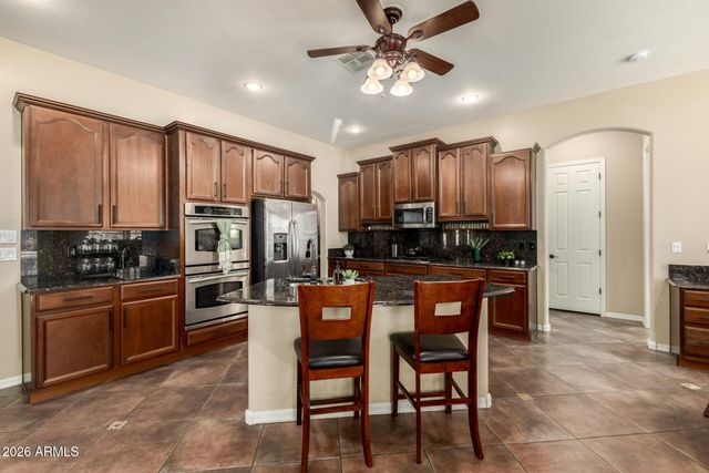 18121 W LAS CRUCES Drive, Goodyear, AZ 85338