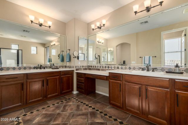 18121 W LAS CRUCES Drive, Goodyear, AZ 85338