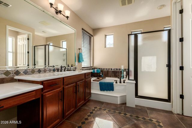 18121 W LAS CRUCES Drive, Goodyear, AZ 85338