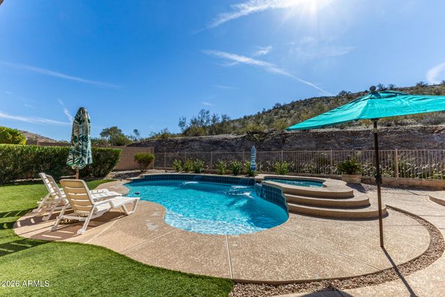 18121 W LAS CRUCES Drive, Goodyear, AZ 85338