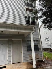 606 9th Street SW 5, Hickory, NC 28602