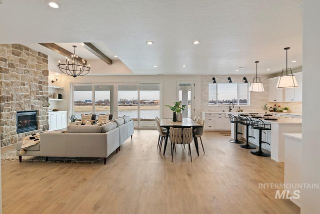 9833 S Peregrine Falcon Ave., Nampa, ID 83686