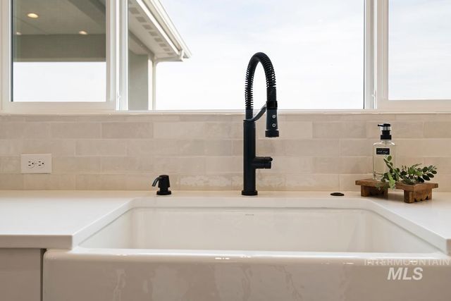 9833 S Peregrine Falcon Ave., Nampa, ID 83686