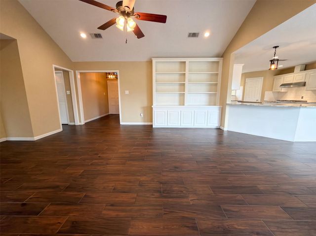 63 April Wind Drive S, Conroe, TX 77356