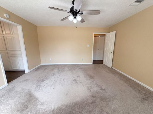 63 April Wind Drive S, Conroe, TX 77356