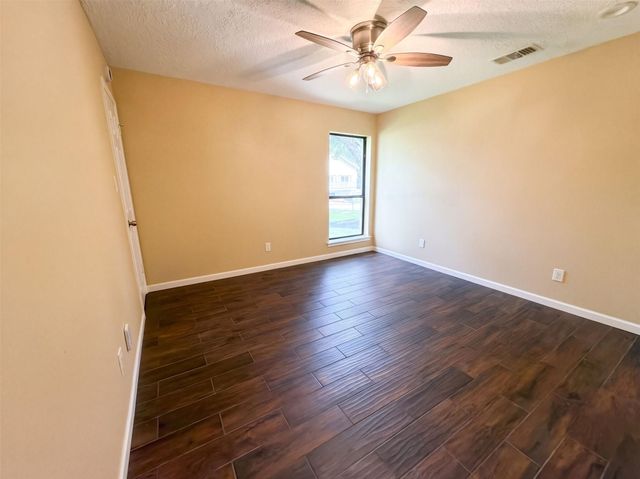 63 April Wind Drive S, Conroe, TX 77356
