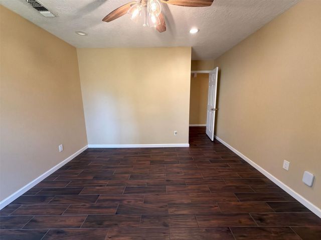 63 April Wind Drive S, Conroe, TX 77356