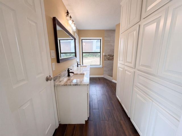 63 April Wind Drive S, Conroe, TX 77356