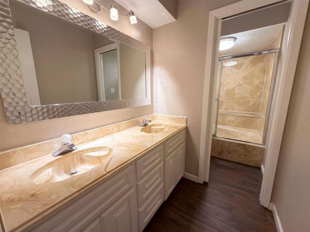 63 April Wind Drive S, Conroe, TX 77356