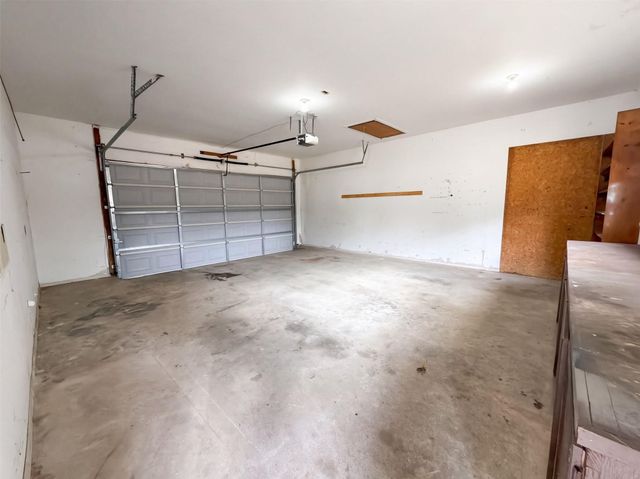 63 April Wind Drive S, Conroe, TX 77356