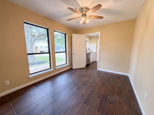 63 April Wind Drive S, Conroe, TX 77356