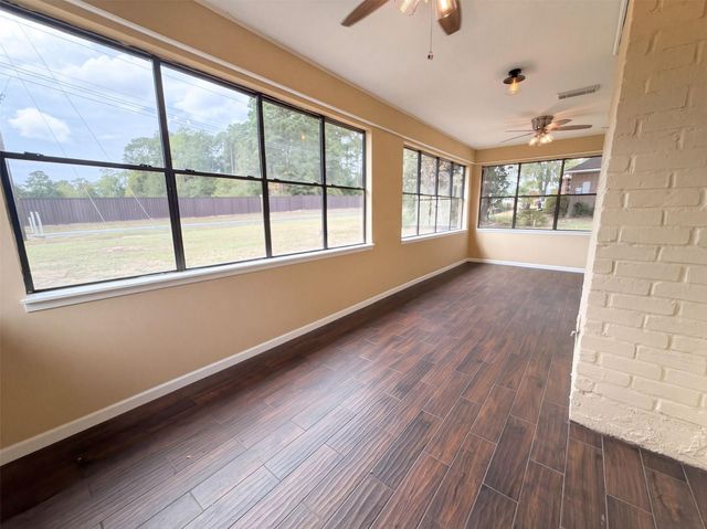 63 April Wind Drive S, Conroe, TX 77356