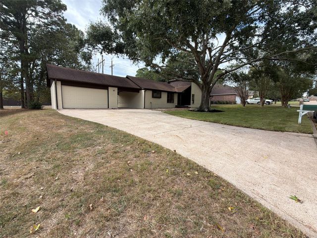 63 April Wind Drive S, Conroe, TX 77356
