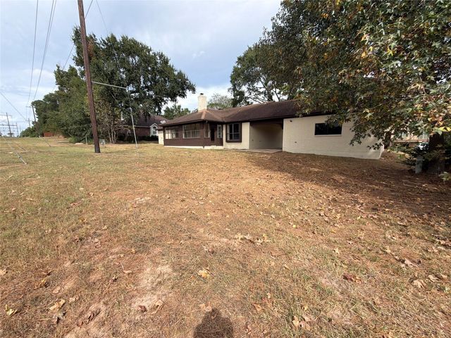 63 April Wind Drive S, Conroe, TX 77356