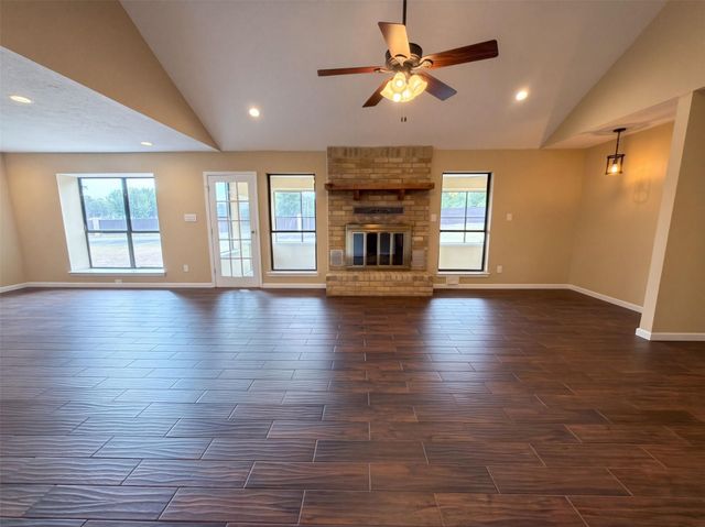 63 April Wind Drive S, Conroe, TX 77356