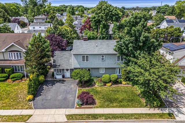 104 Choir Lane, Westbury, NY 11590