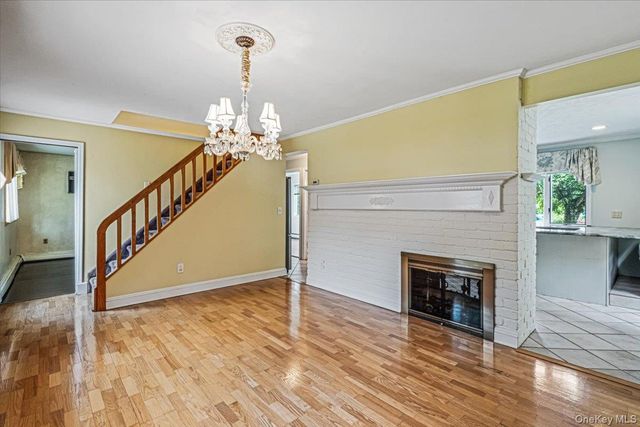 104 Choir Lane, Westbury, NY 11590