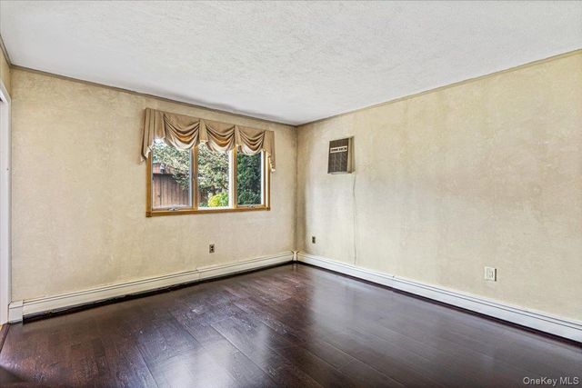 104 Choir Lane, Westbury, NY 11590