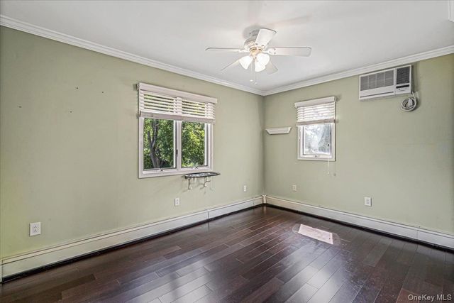 104 Choir Lane, Westbury, NY 11590