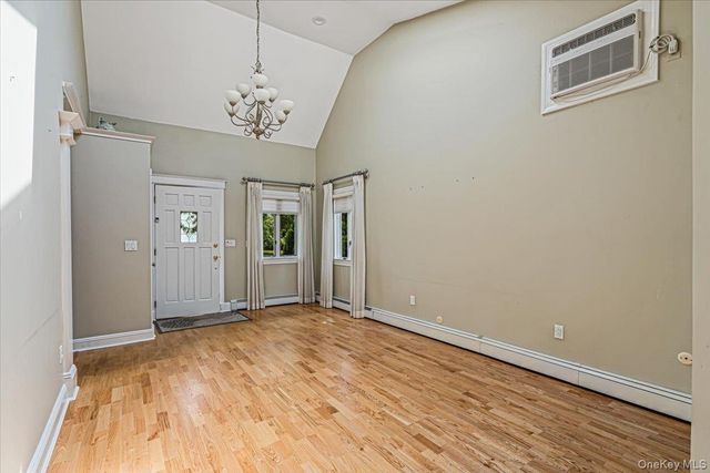 104 Choir Lane, Westbury, NY 11590