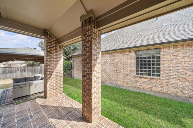 34 Danby Place, The Woodlands, TX 77375