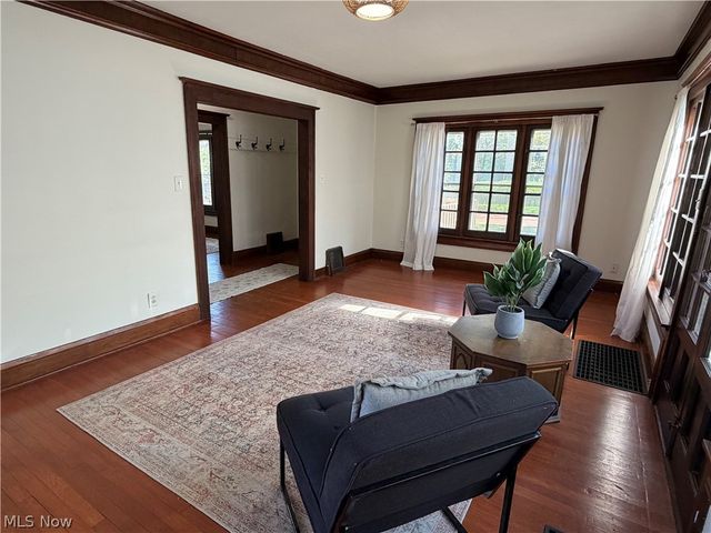 955 Amelia Avenue, Akron, OH 44302