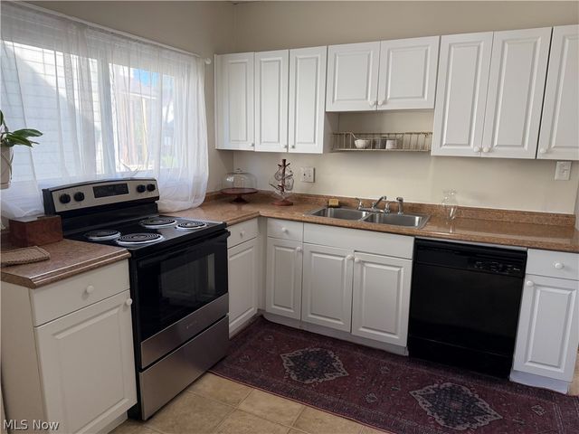 955 Amelia Avenue, Akron, OH 44302