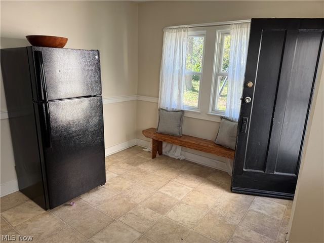 955 Amelia Avenue, Akron, OH 44302