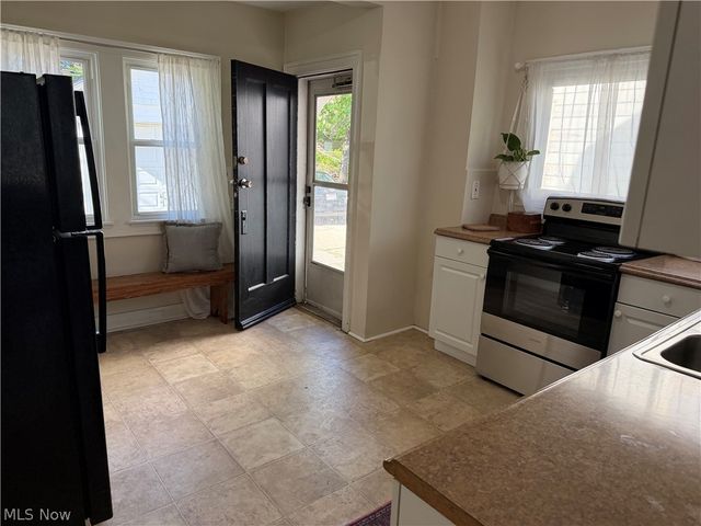 955 Amelia Avenue, Akron, OH 44302