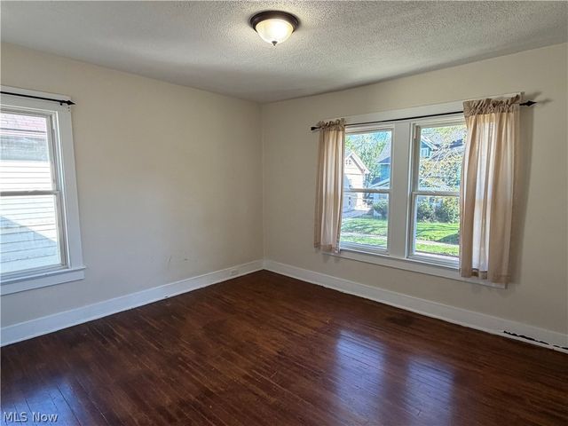 955 Amelia Avenue, Akron, OH 44302