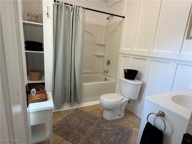 955 Amelia Avenue, Akron, OH 44302