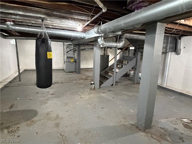 955 Amelia Avenue, Akron, OH 44302