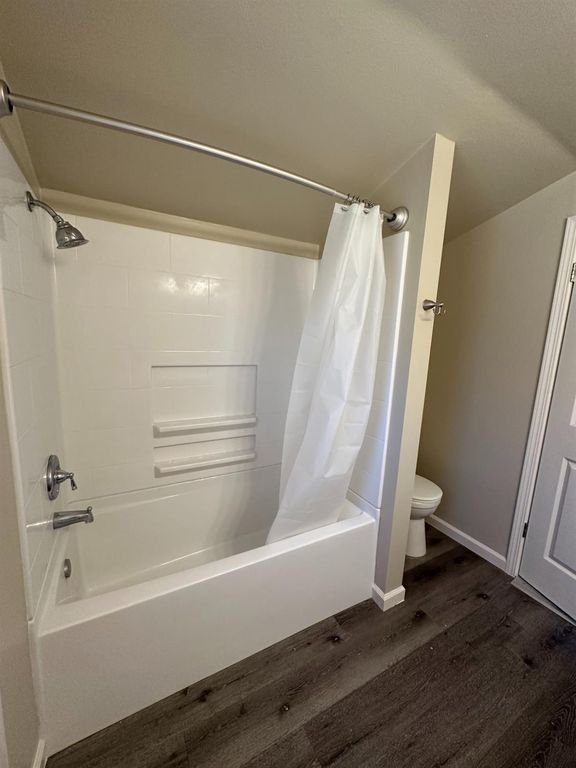 Image 15 of property listing at 8529 S Chestnut Avenue, Fresno, CA 93725