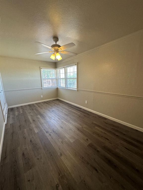 Image 17 of property listing at 8529 S Chestnut Avenue, Fresno, CA 93725