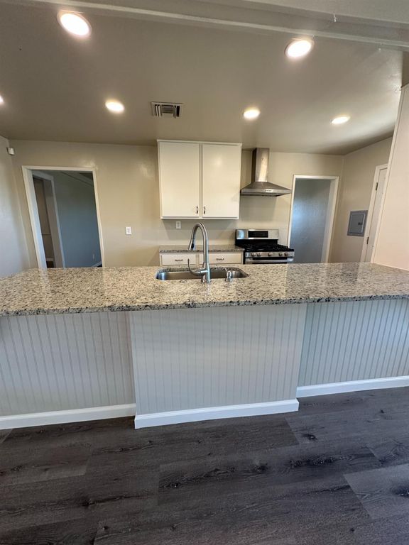 Image 8 of property listing at 8529 S Chestnut Avenue, Fresno, CA 93725