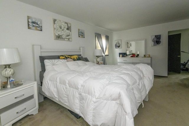 4226 Tumblewood LANE #4238, Greendale, WI 53129