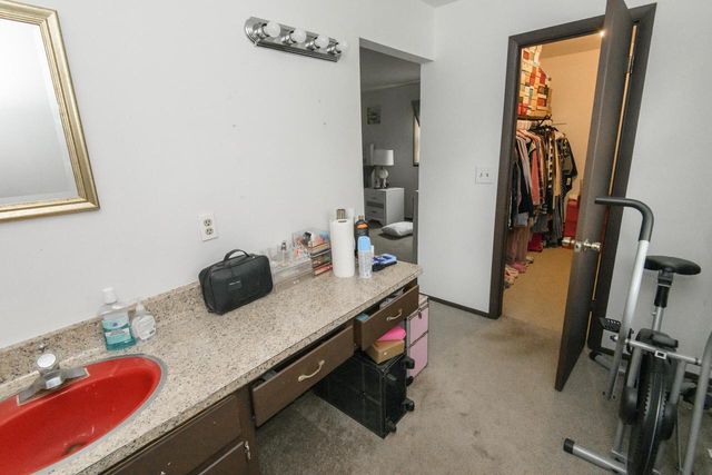 4226 Tumblewood LANE #4238, Greendale, WI 53129