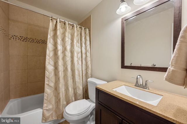 7809 BENNERTON DR, Nottingham, MD 21236