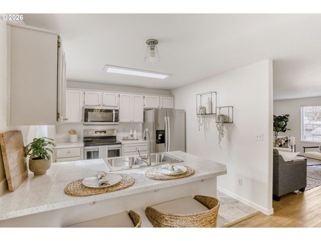 17888 Sw ROBERT Ln, Beaverton, OR 97078